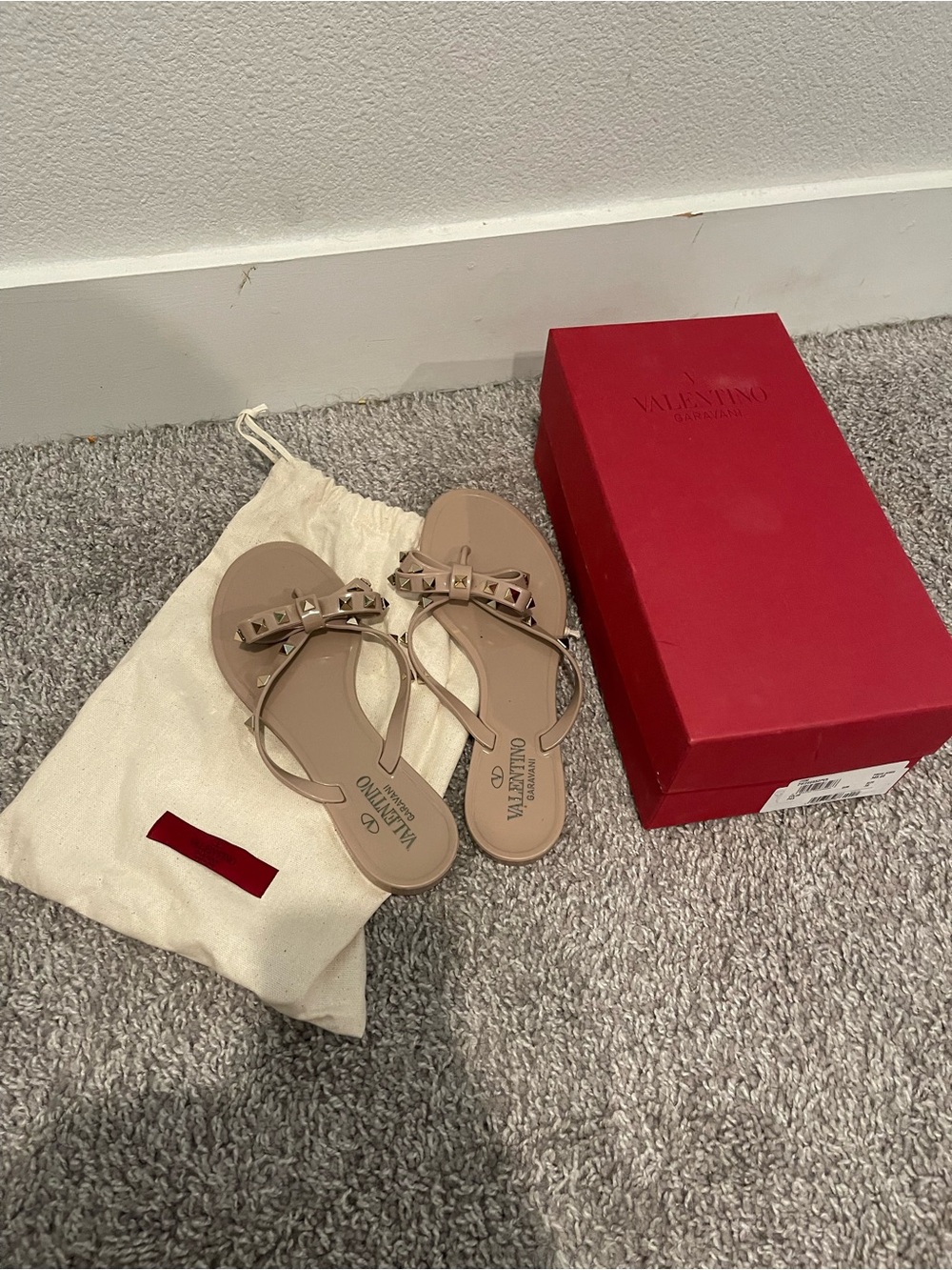 Valentino Nude Rockstud Bow Thong Sandals